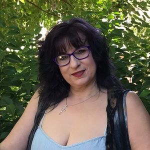 Meet your Posher, Pam